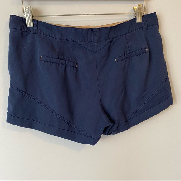 Bershka women’s fluid roll hem navy blue shorts. Size 10 - Picture 8 of 13